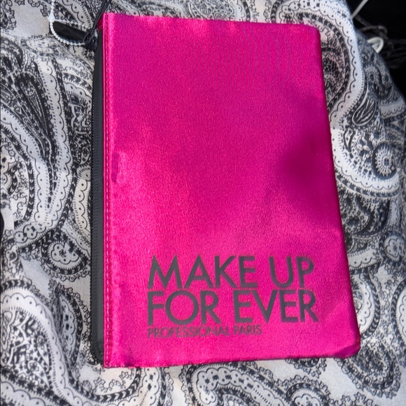 NWT MAKE UP FOR EVER Satin Fuchsia pink on the go glam makeup bag - Picture 4 of 9